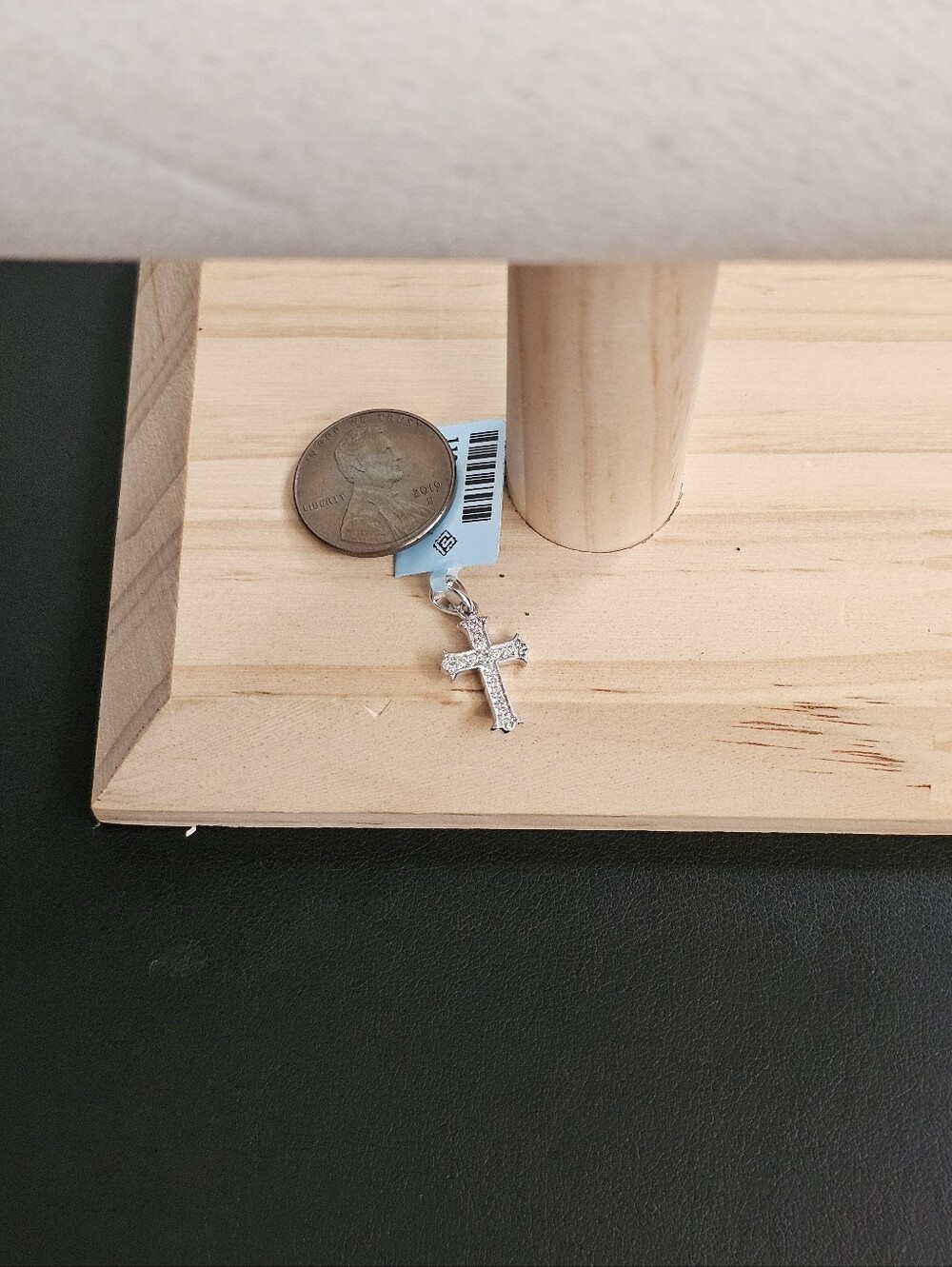10k White Gold Diamond Pendant